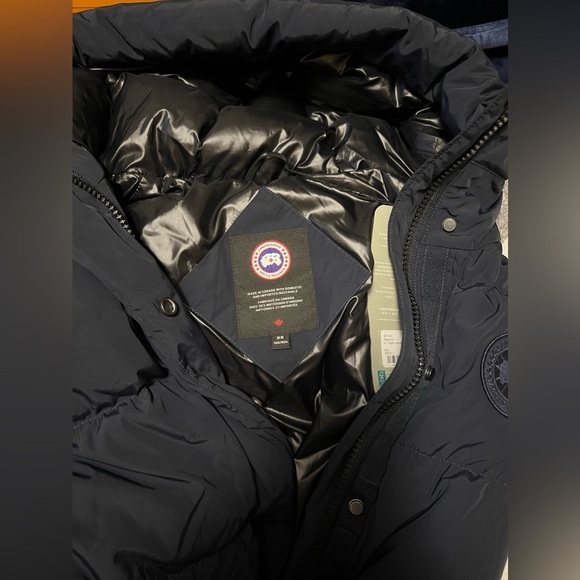 Canada Goose Navy Puffer Vest - Picture 6 of 14
